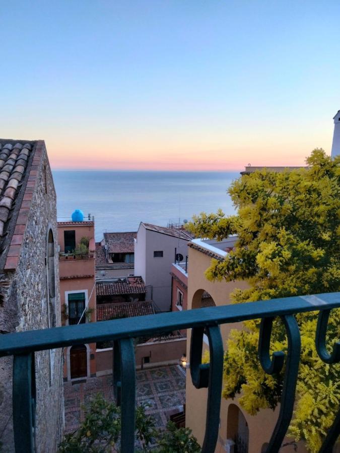 Taormina Center Private Apartments By Fragranza Di Sicilia Exterior photo