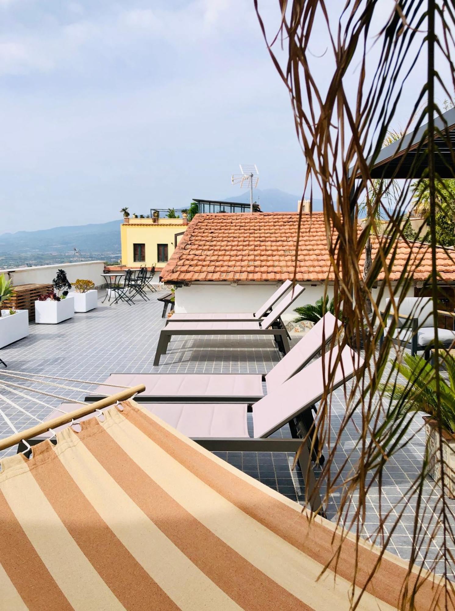 Taormina Center Private Apartments By Fragranza Di Sicilia Exterior photo