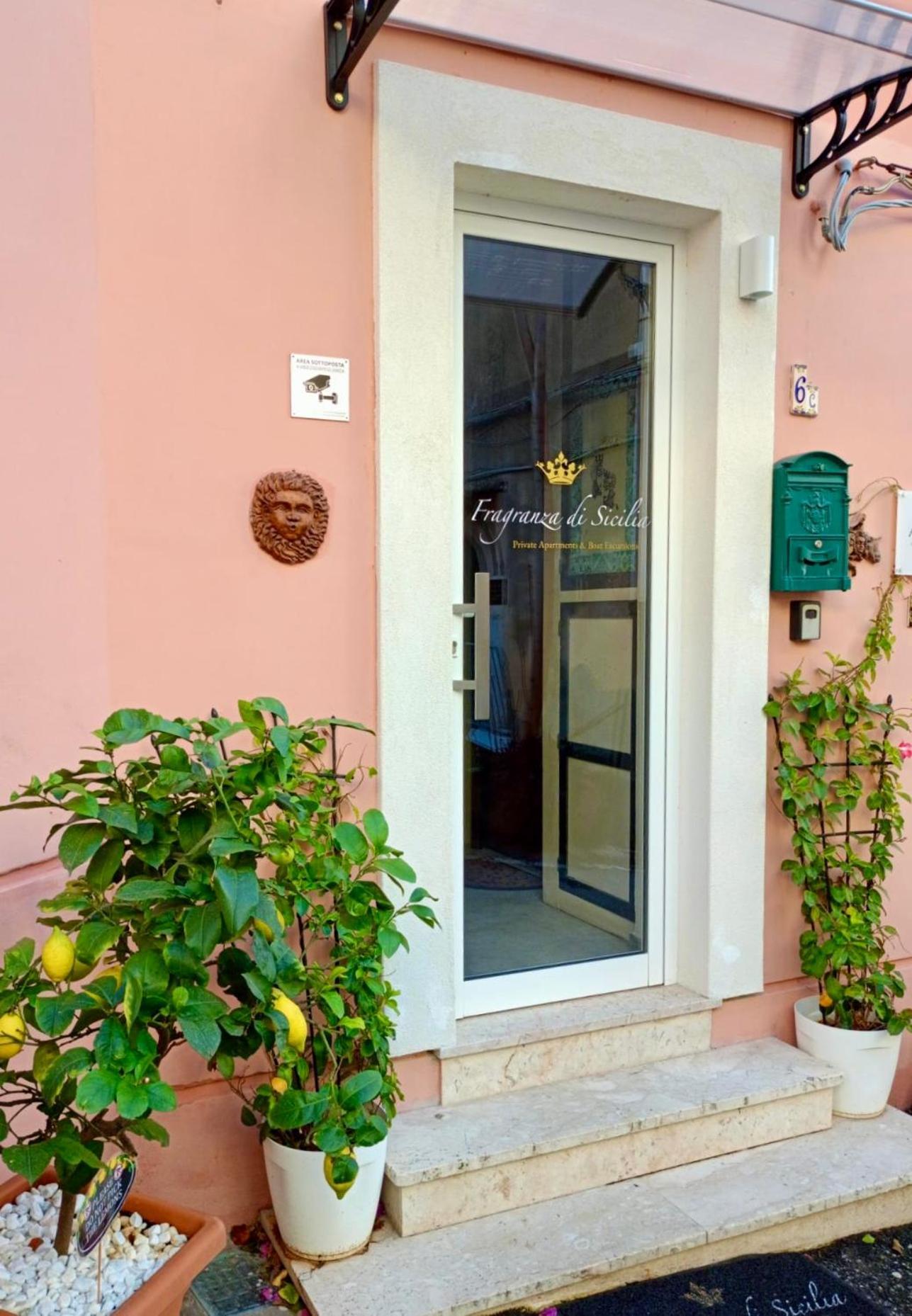 Taormina Center Private Apartments By Fragranza Di Sicilia Exterior photo